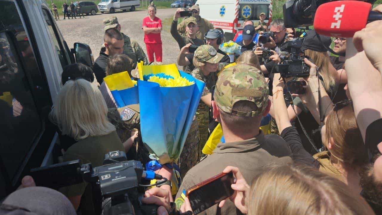 Зображення посту: 75 українців повернулися додому під час обміну полоненими