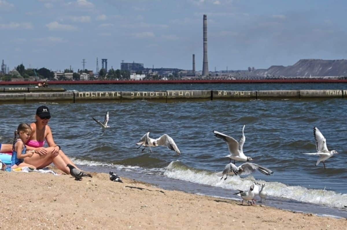 Зображення посту: Окупанти в Маріуполі заборонили купатися в морі та річках