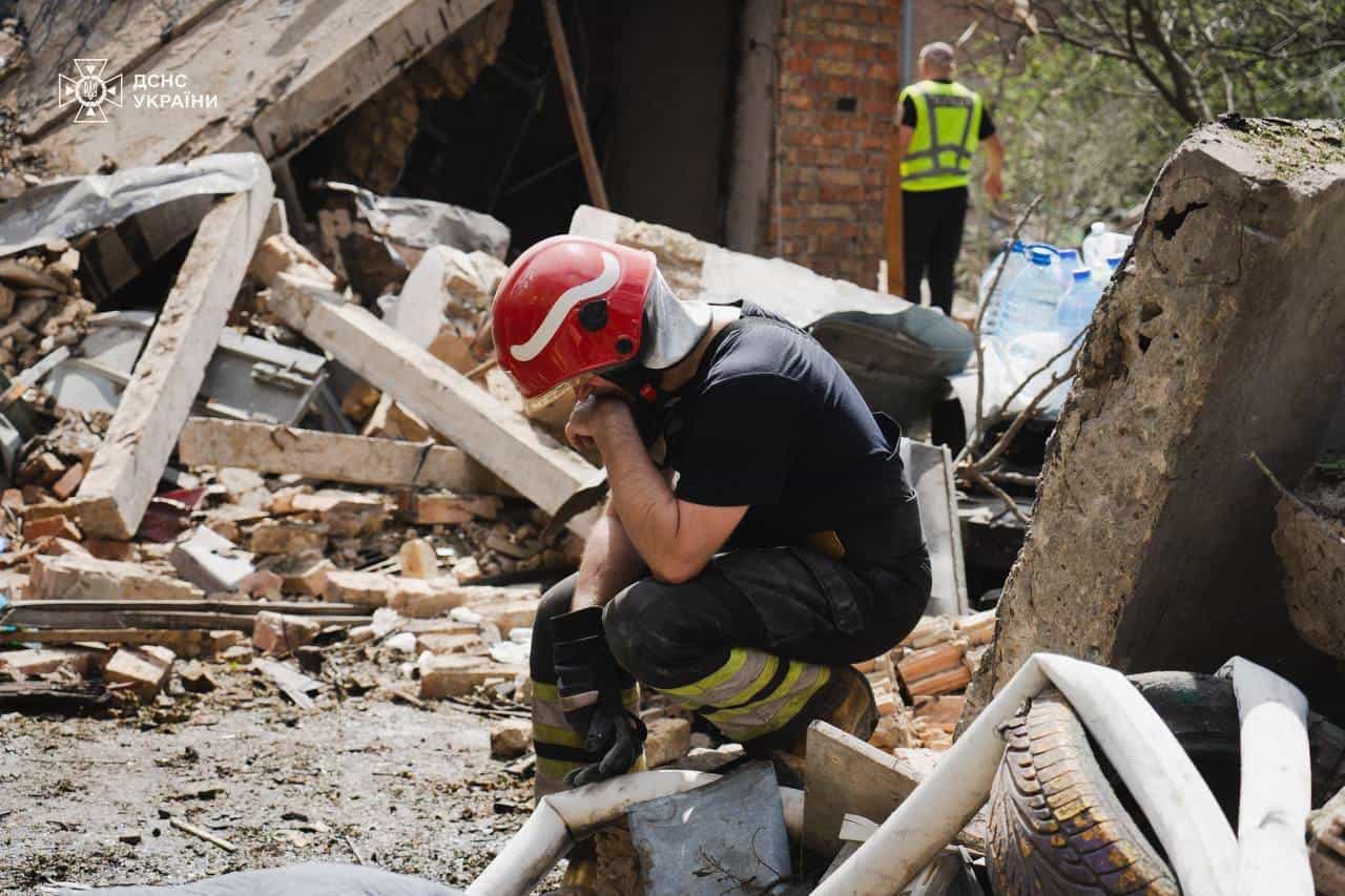 Зображення посту: У Києві завершили рятувальні роботи на території «Охматдиту»