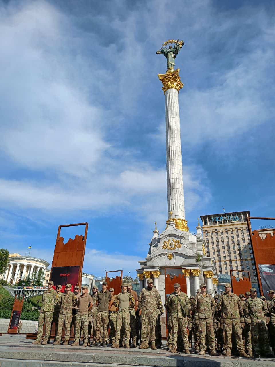 Зображення посту: У Києві на Майдані відкрили виставку «Оленівка: квінтесенція жорстокості»