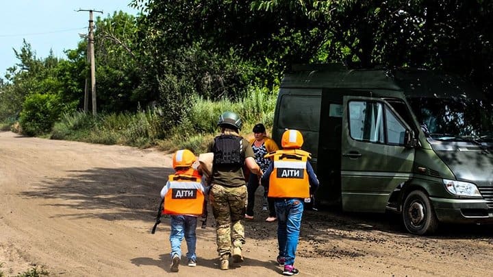 Зображення посту: З Мирнограда людей евакуюють на Полтавщину та Дніпропетровщину