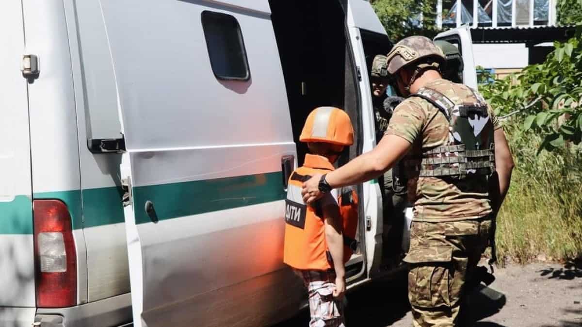 Стаття: На Донеччині примусово вивезуть понад 700 дітей з Гродівської та Новогродівської громад