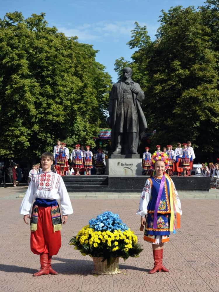 Зображення посту: «Хочеться повернутися у минуле»: спогади переселенців про День Незалежності за рік до початку російської окупації