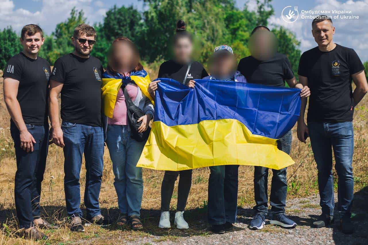 Зображення посту: До України повернули дітей з окупованої Луганщини