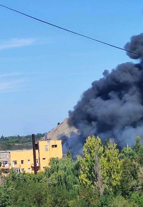 Зображення посту: У Донецьку пожежа в супермаркеті. Місцеві повідомляють про приліт