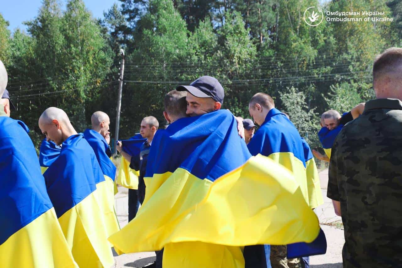 Зображення посту: Обмін в День Незалежності: азовці розкритикували владу через повернення полонених