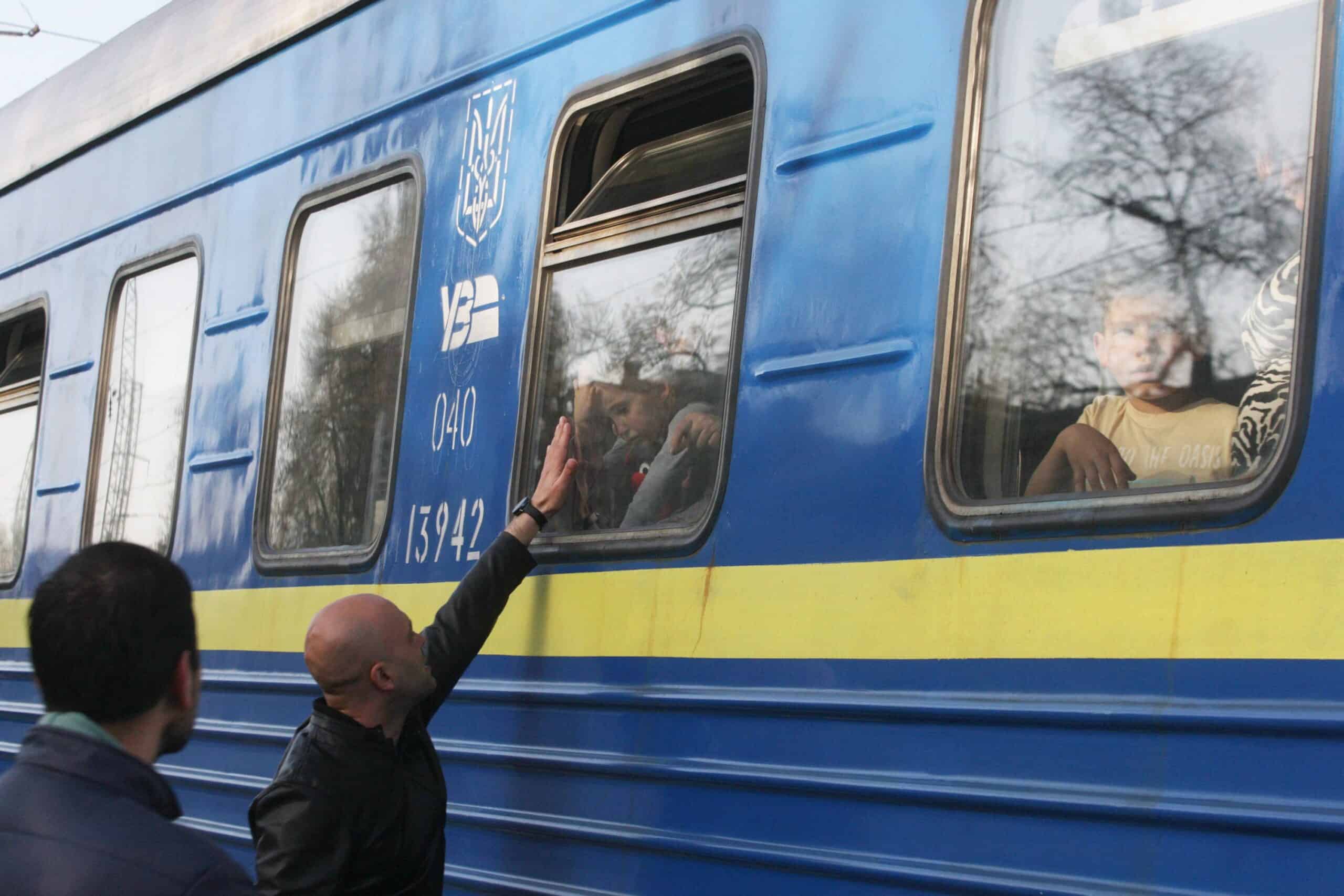 Стаття: В «Укрзалізниці» показали фото останнього евакуаційного поїзда з Покровська