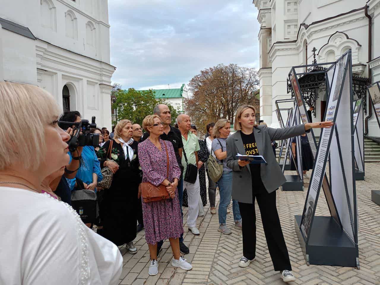 Зображення посту: У Києві до Дня Маріуполя відкрили виставку про історію греків Надазов’я