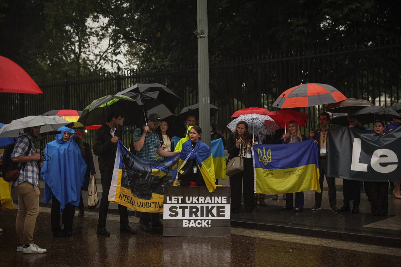 Зображення посту: «Удар у відповідь»: українці вийшли на протест у Вашингтоні – вимагають дозволити стріляти углиб Росії