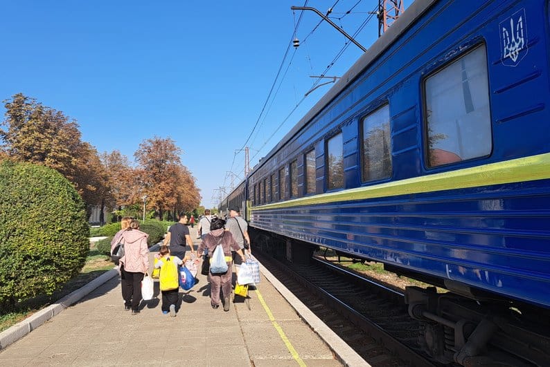 Зображення посту: Для евакуйованих з Донеччини у Павлограді працює транзитний центр. Яку допомогу там можна отримати?