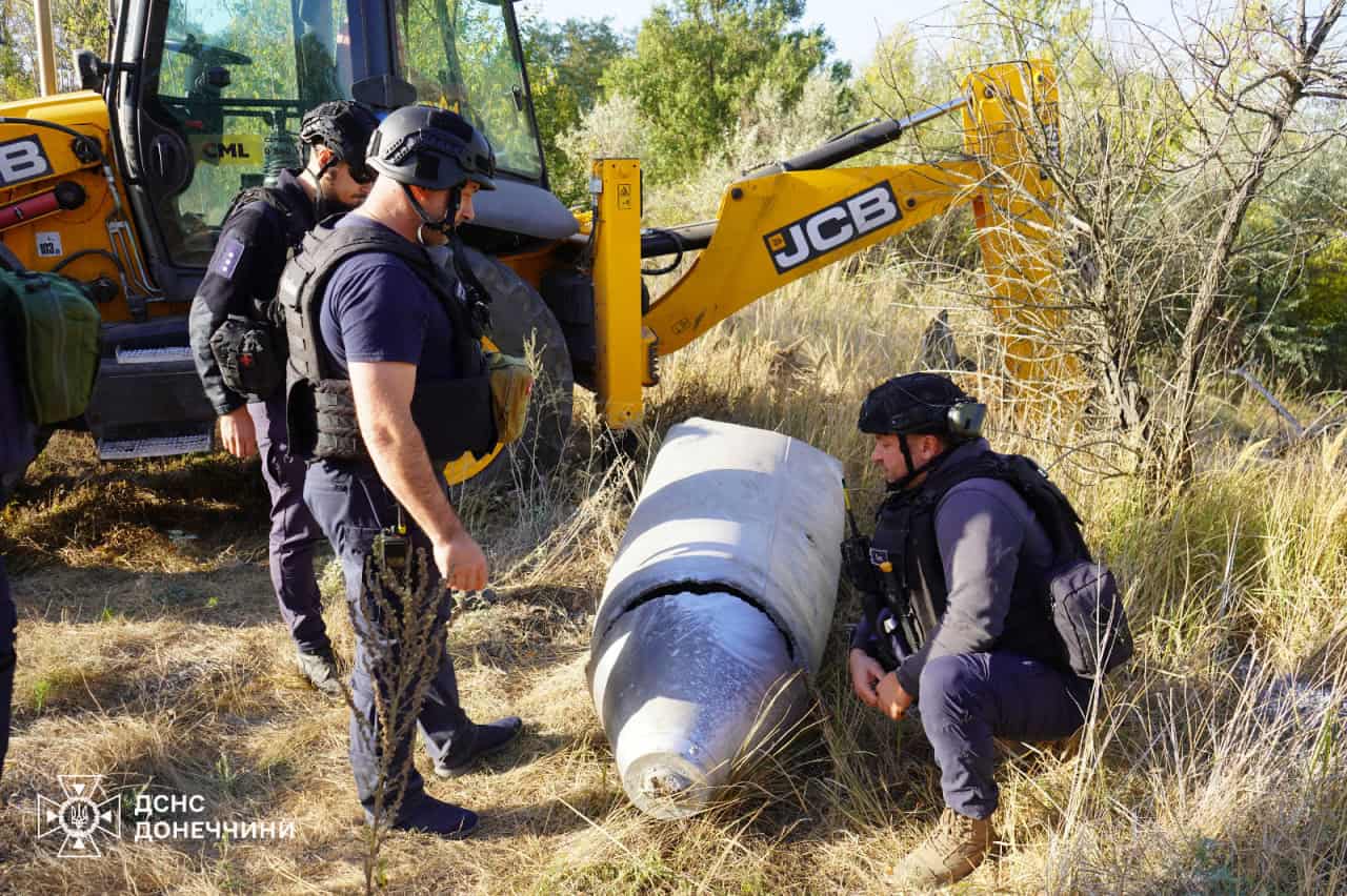 Зображення посту: У Покровському районі місцеві знайшли нездетоновану 1,5 тонну авіабомбу