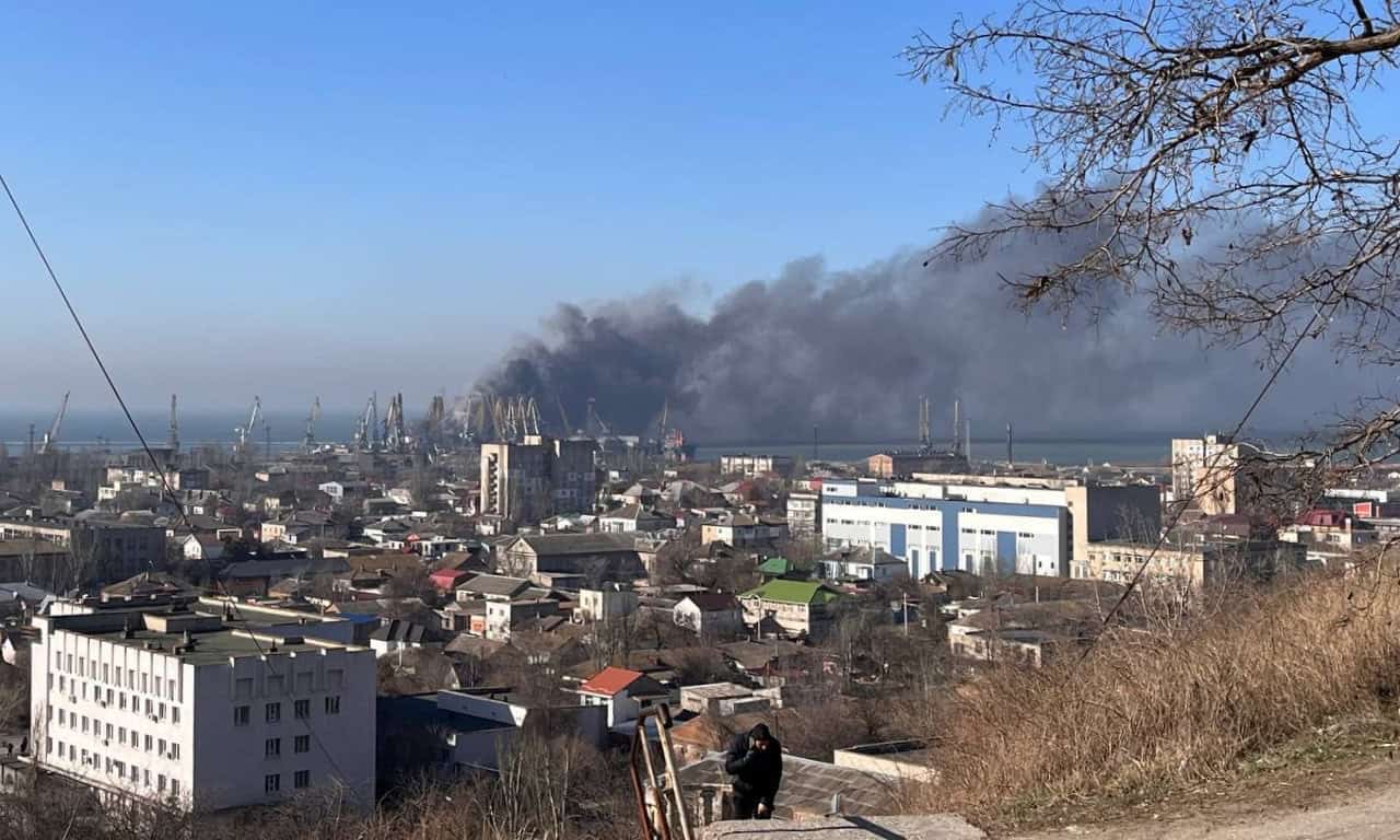 Стаття: В окупованому Бердянську дефіцит кадрів – місто до зими готують випадкові люди