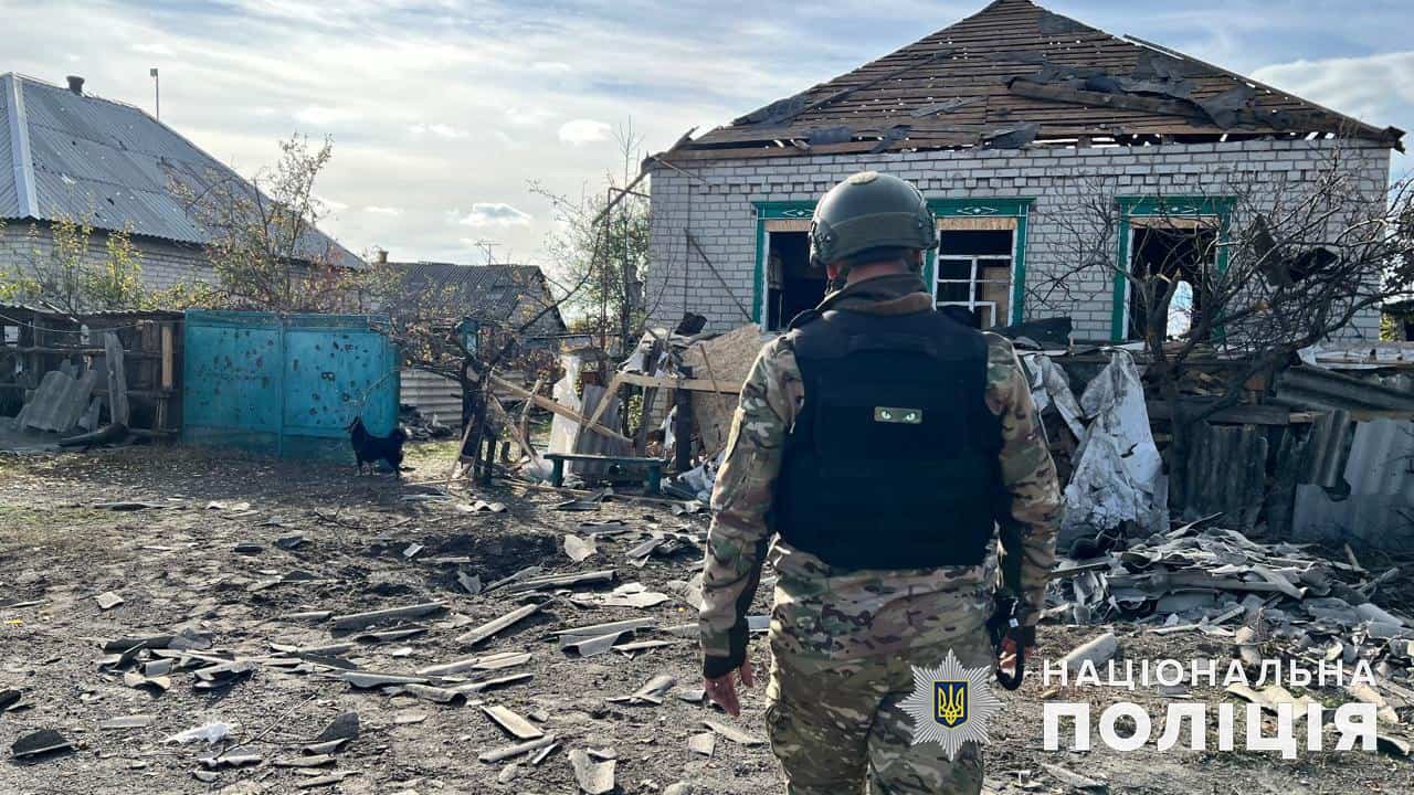 Стаття: П’ятеро загиблих і троє поранених за добу – поліція Донеччини документує воєнні злочини Росії