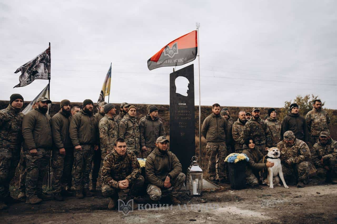 Зображення посту: На Донеччині відкрили пам’ятну стелу на честь загиблого військового Дмитра Коцюбайла