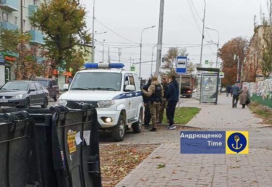 Зображення посту: В окупованому Маріуполі пролунали вибухи та зникло світло