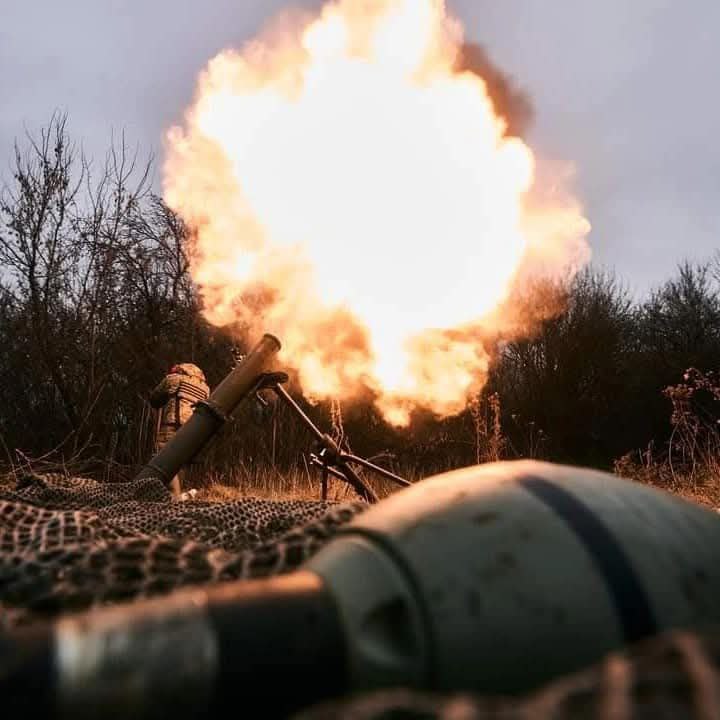 Стаття: Окупанти атакували на Лиманському напрямку, а також 13 разів обстріляли населені пункти Донеччини