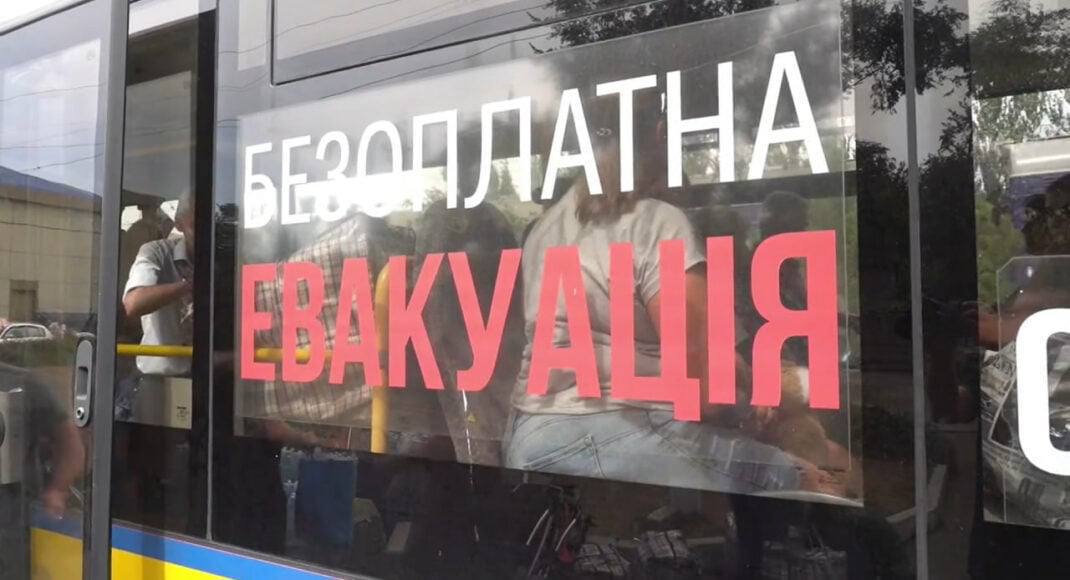 Стаття: Волонтери збирають заявки на евакуацію з Покровська