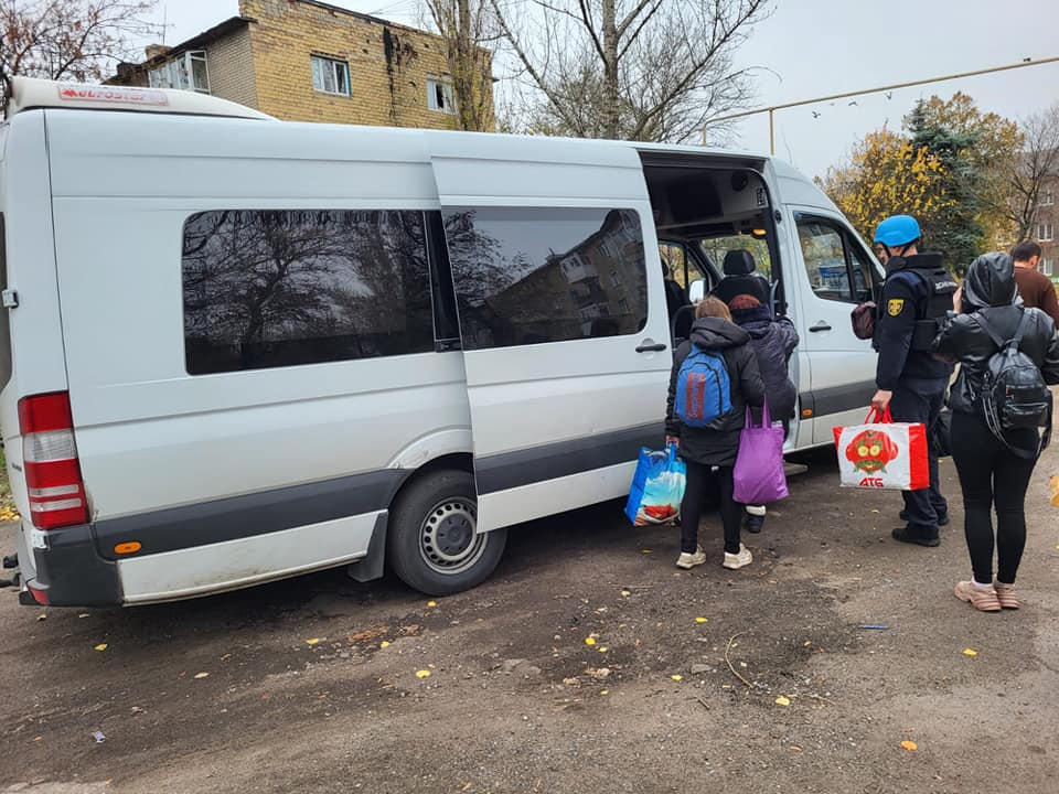 Стаття: Росіяни обстріляли авто волонтерів біля Покровська – є поранені