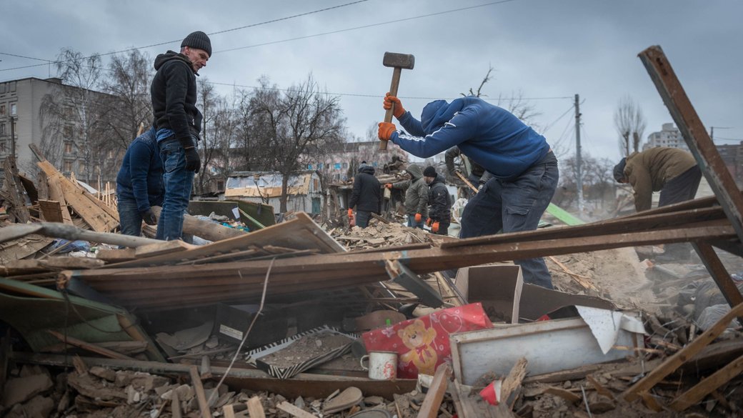 Стаття: За рік понад 15 тисяч жителів Донеччини долучилися до «Армії відновлення»