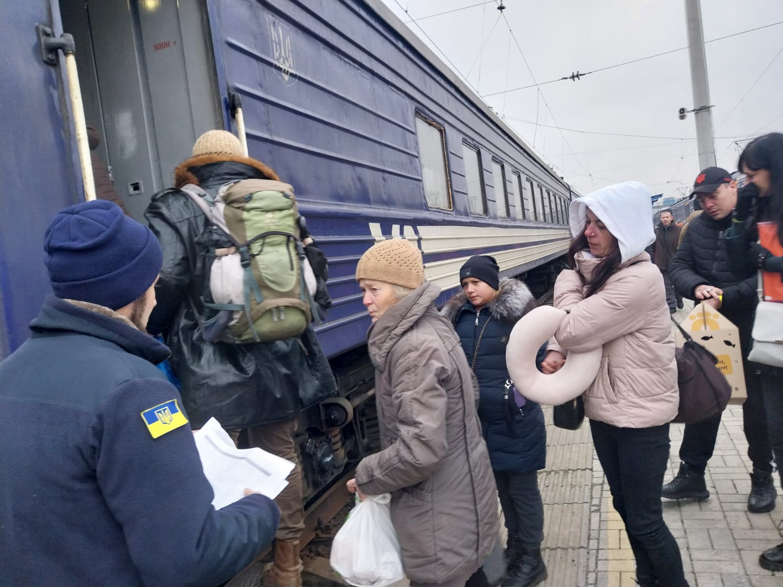 Зображення посту: Переселенці з Донеччини вперше виїхали евакуаційним поїздом на Прикарпаття