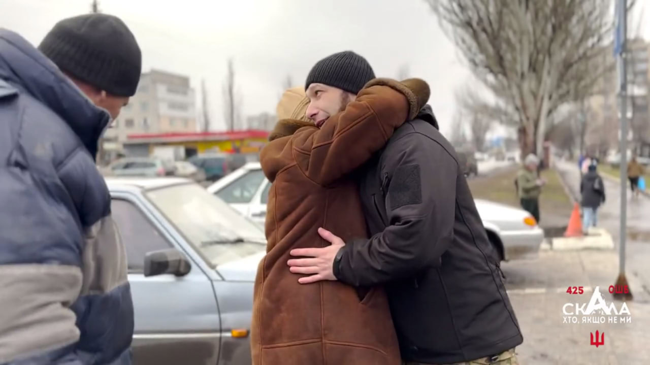 Стаття: Евакуація під обстрілами: штурмовики «СКАЛИ» врятували родину з лінії фронту