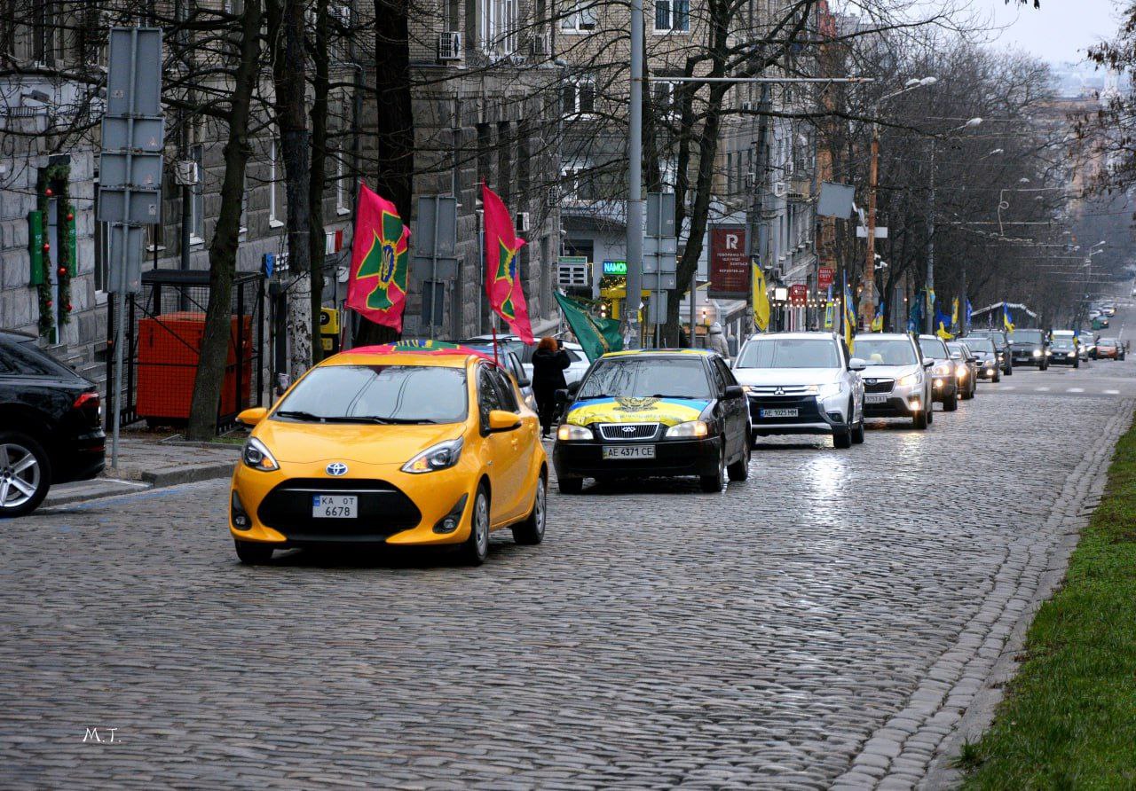 Стаття: У Дніпрі відбувся автопробіг «Не мовчи! Стань голосом полонених!»