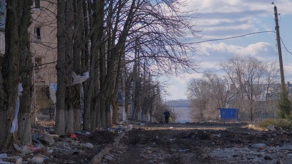 Стаття: У Сіверську внаслідок російського удару по багатоповерхівці загинула людина, ще четверо поранені