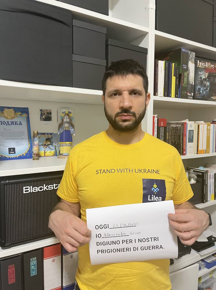 Зображення посту: «Президенте! Почуйте нас!»: родини полонених та зниклих безвісти військових вийшли на акцію
