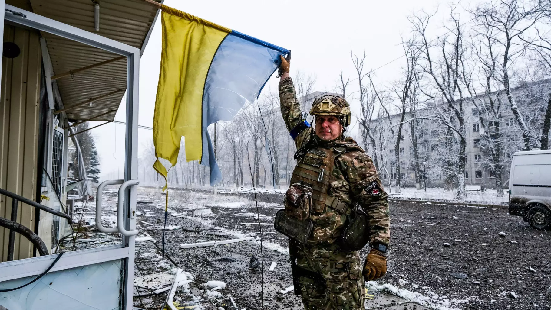 Зображення посту: «По всій Україні стріляють, то краще загинути вдома». Як «Білі янголи» вмовляють людей на евакуацію