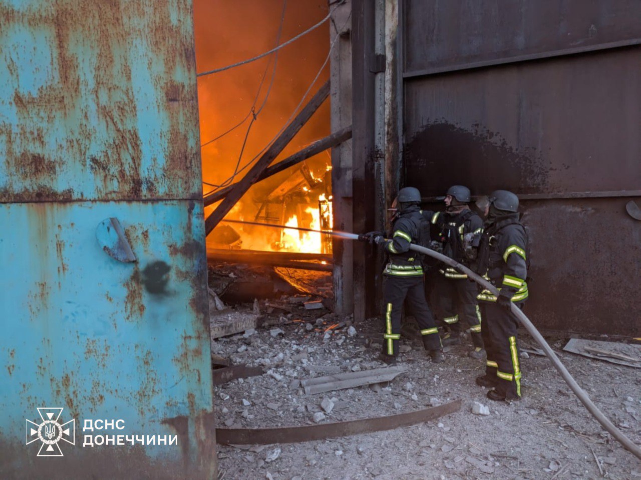 Зображення посту: На Донеччині внаслідок обстрілів спалахнули пожежі: є загиблі та поранені