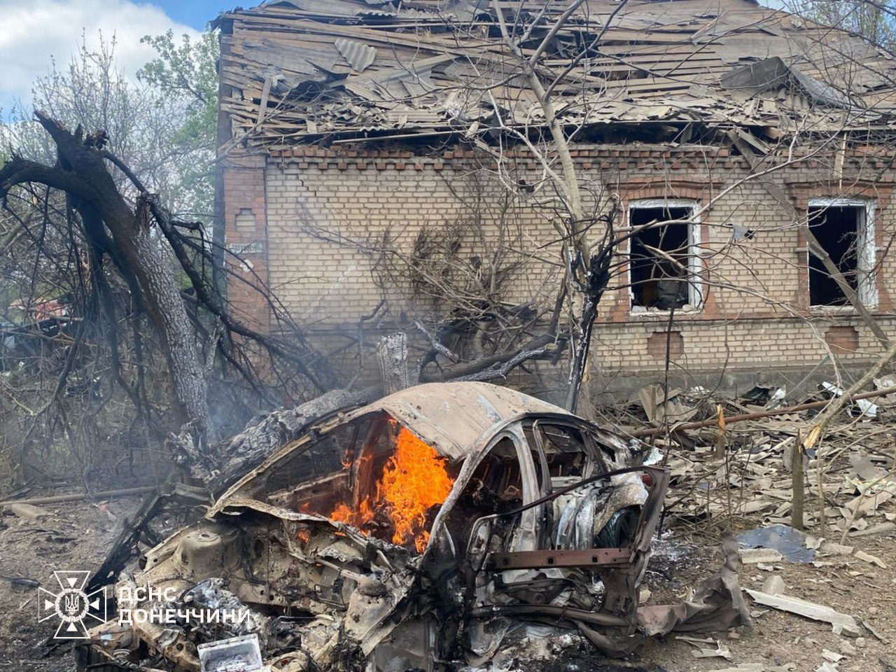 Зображення посту: На Донеччині внаслідок обстрілів спалахнули пожежі: є загиблі та поранені