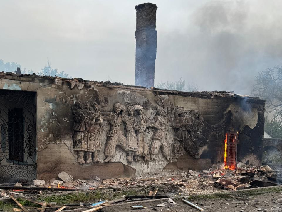 Зображення посту: У Добропіллі окупанти поцілили по шахті «шахедами»: одна людина поранена