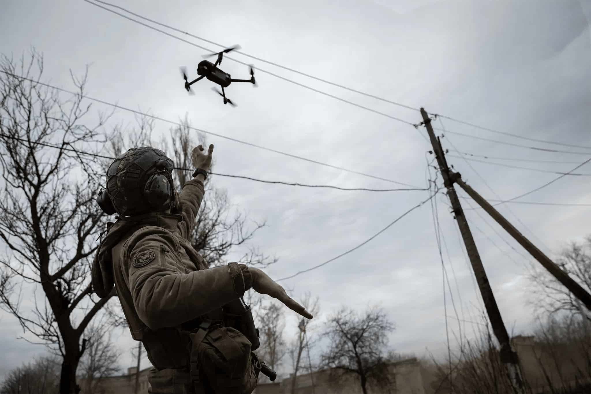 Стаття: Китай зупинив продаж дронів DJI Mavic Україні та ЄС, але продовжує постачання в Росію