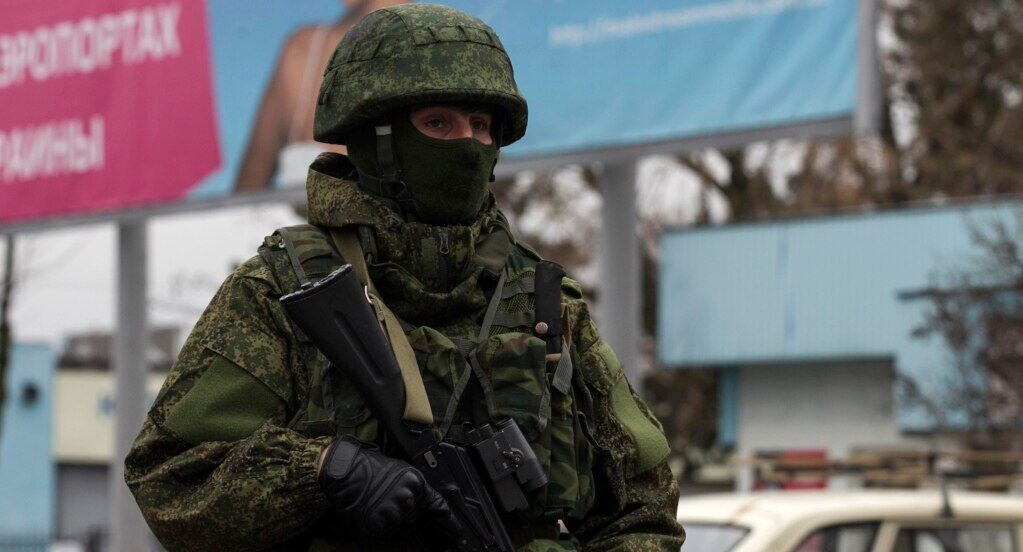 Стаття: Окупанти використовують кримських студентів для роботи на військових об’єктах