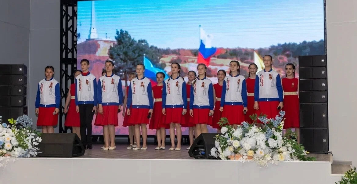 Стаття: Понад 1,5 тисячі школярів стали учасниками курсів з пропаганди на Луганщині