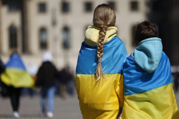 Стаття: «Росіяни закрили хлопчика у підвалі, поки в кімнаті били його тата». В Україну повернули ще 9 дітей з окупації