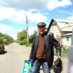 Зображення посту: Поліція та волонтери вивезли двох мешканців із зруйнованого району Покровська