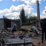 Зображення посту: Поліція та волонтери вивезли двох мешканців із зруйнованого району Покровська