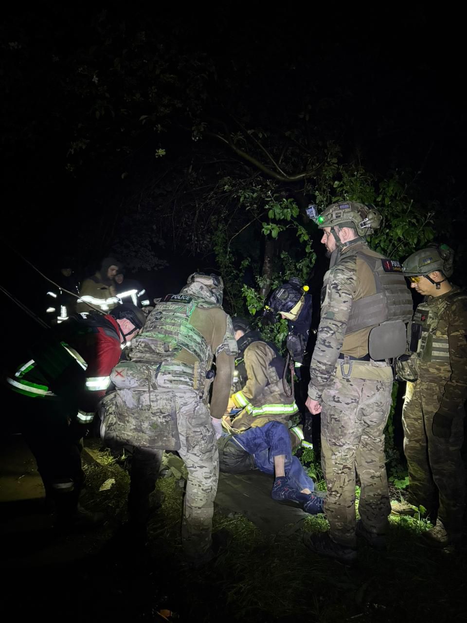 Зображення посту: Окупанти вдарили авіабомбою по багатоповерхівці у Костянтинівці: 12 людей постраждали