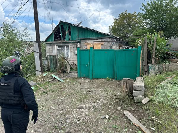 Зображення посту: Окупанти пошкодили обстрілом «пункт незламності» в Покровському районі та колію в Костянтинівці