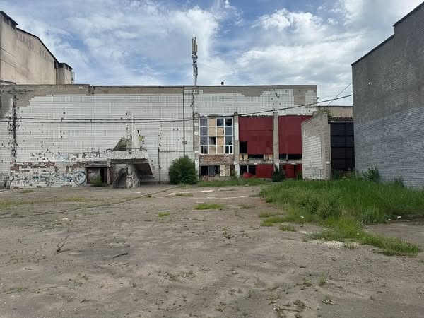 Стаття: Окупанти обстріляли Костянтинівку з РСЗВ «Смерч»: троє людей поранені