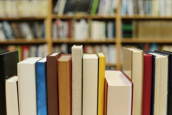 Стаття: У Держкомтелерадіо закликали вилучити з продажу книги видавництв, які працюють в окупації