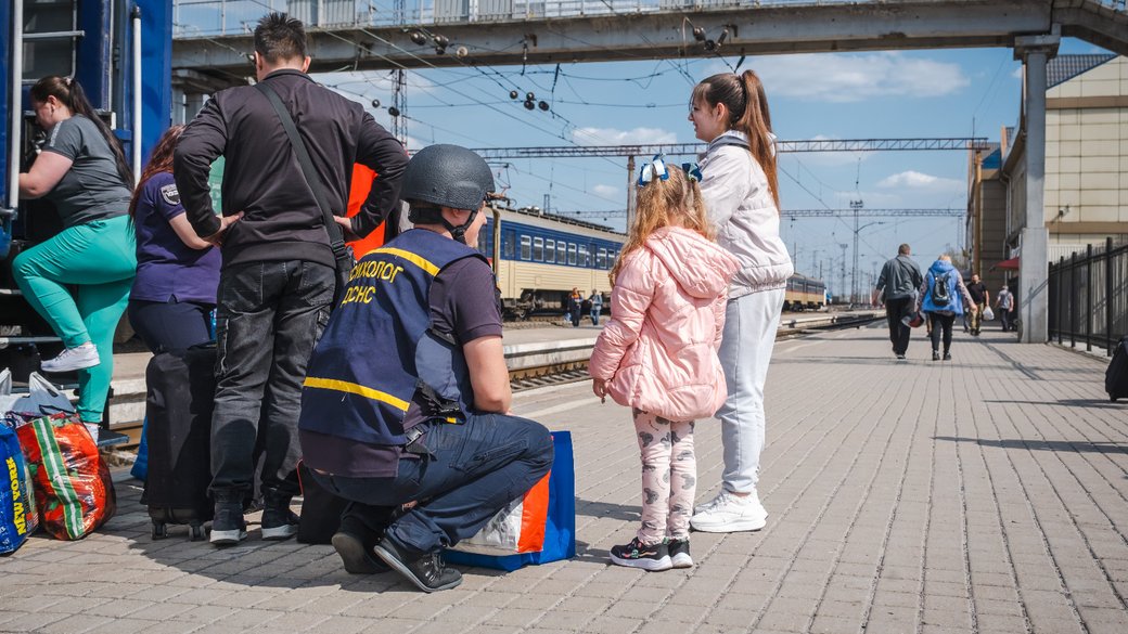 Стаття: На Донеччині розширили зону примусової евакуації родин з дітьми