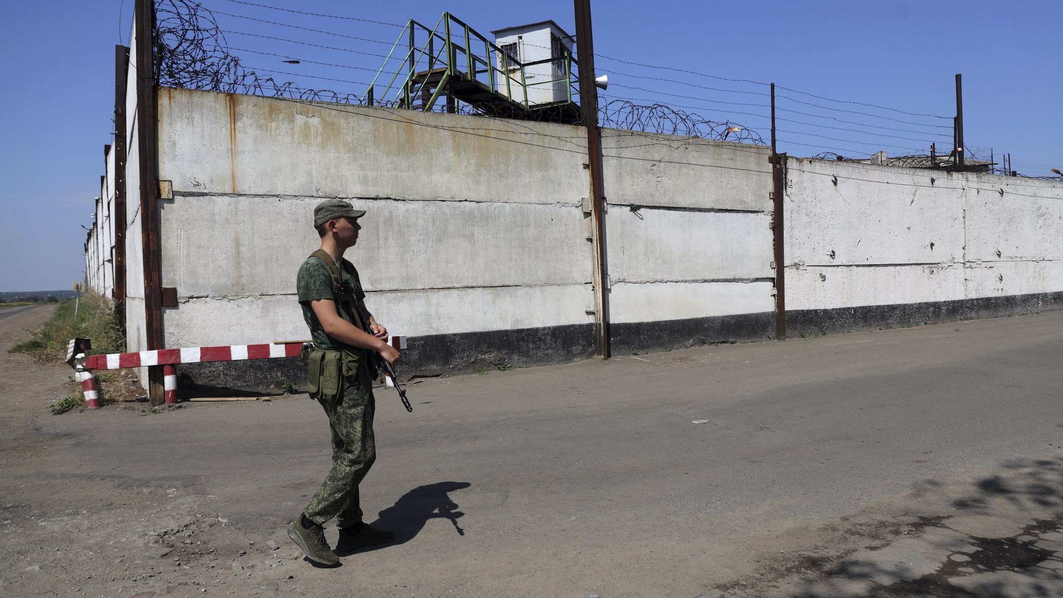 Стаття: Росія утримує українських полонених у понад 300 колоніях та в’язницях