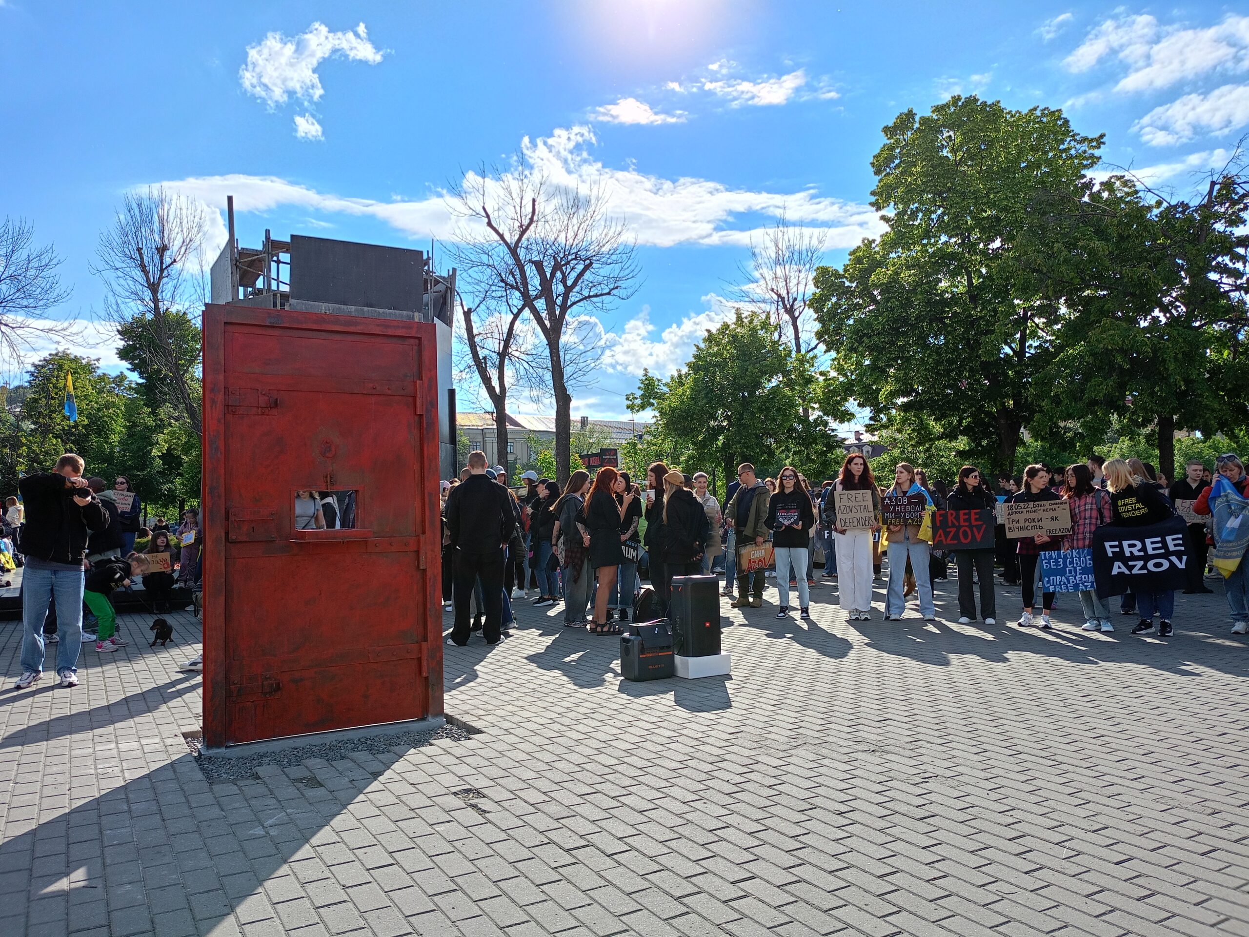 Зображення посту: «Наші сини для них – терористи». Рідні захисників Маріуполя нагадали про третій рік у полоні