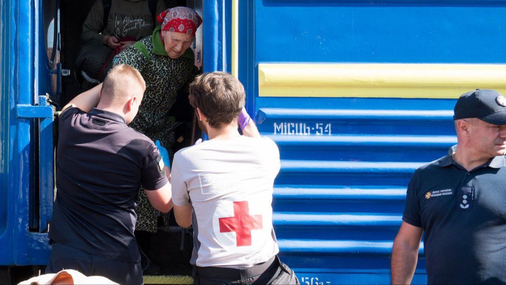 Стаття: Евакуйованих жителів Донеччини планують розселити на Львівщині