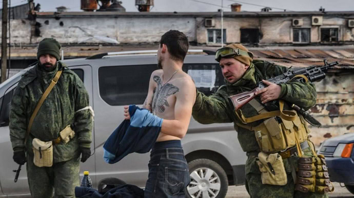 Зображення посту: «Вигнати українців і заселити росіян»: що насправді відбувається в окупованому Маріуполі