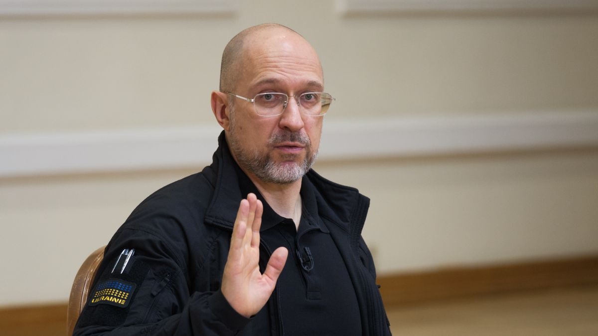 Стаття: Шмигаль: Уряд не планує мобілізовувати педагогів