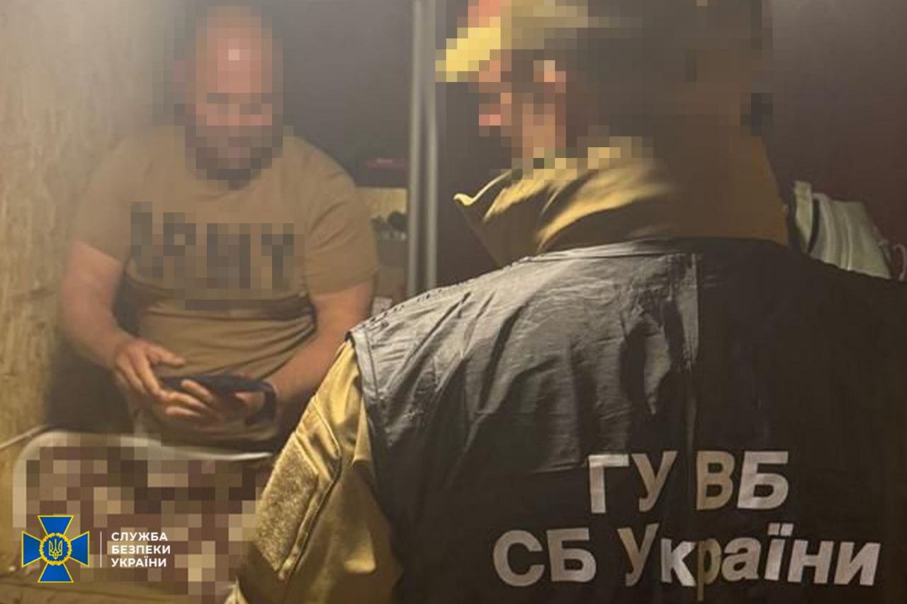 Стаття: По 40 тисяч з кожного: на Донеччині командир батальйону вимагав гроші з військових за нарахування «бойових»