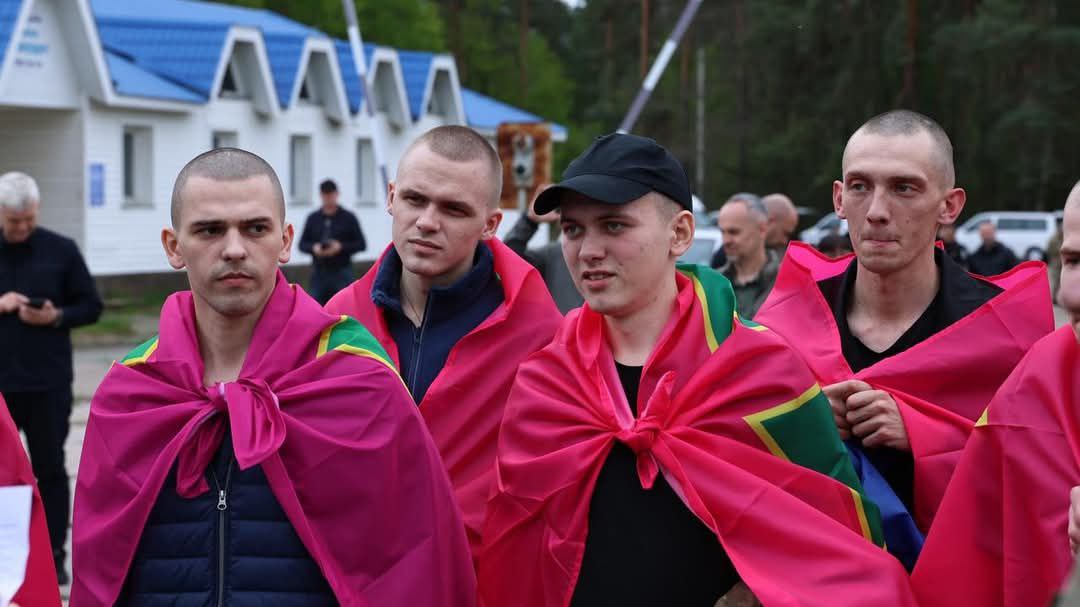 Зображення посту: Із російського полону повернули двох прикордонників Луганського загону